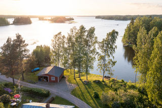 <b>Maxmo, Gistskatavgen 33</b>
Fast boende eller fritidshus, 4r + k, 94  m, el och vatten. Tomt 2290  m 
