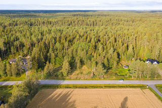 <b>Korsholm, Jungsundvgen 455</b><br />
Tomt lmplig fr egnahemshus, tomtens areal 5350 m, 