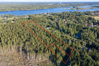 <b>Korsholm, Karper, Hultstigen</b><br />
Tomtmark 15 770 m + 2620 m, 2st. byggrtter 250 + m